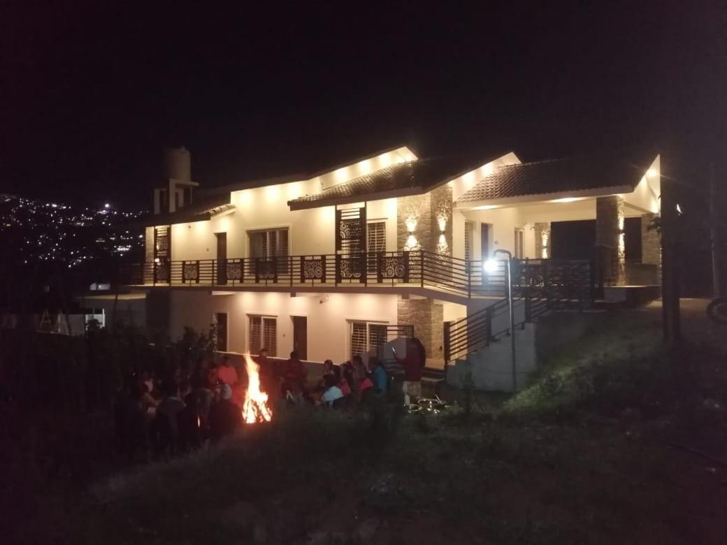 Rr Holiday Inn Kodaikanal Buitenkant foto